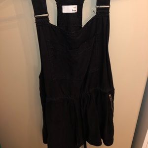 Wilfred black short overalls.